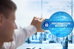 Какие стандарты СУИБ помогают обеспечить безопасность данных?